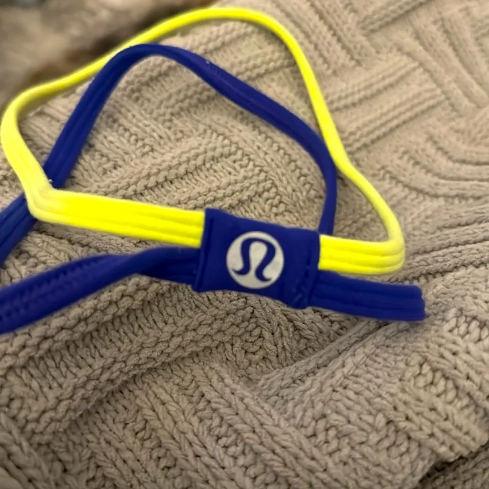 Lululemon DANCE! RARE VINTAGE Headband in Sapphire Blue/Split Pea